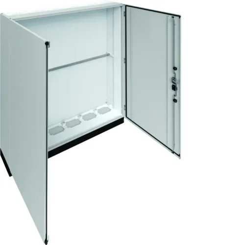 Щит на пол Univers IP55/II 1850x1550x275мм (+цоколь h=100мм) Щит на пол Univers IP55/II 1850x1550x275мм (+цоколь h=100мм)